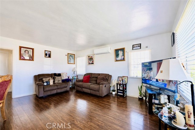 Detail Gallery Image 3 of 27 For 7105 California Ave, Bell Gardens,  CA 90201 - 3 Beds | 2 Baths