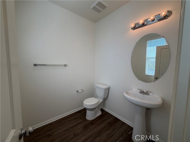 Detail Gallery Image 7 of 20 For 27828 Sand Dollar Way, Moreno Valley,  CA 92555 - 4 Beds | 2/1 Baths