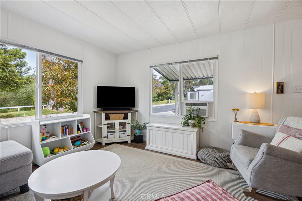 MLS #SC25120058 image #5