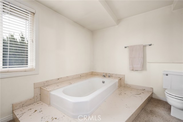 Detail Gallery Image 51 of 75 For 6040 Pat Ave, Woodland Hills,  CA 91367 - 5 Beds | 4/2 Baths
