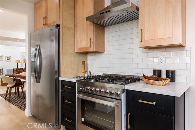 Detail Gallery Image 11 of 27 For 1661 Mohawk St, Los Angeles,  CA 90026 - 2 Beds | 2/1 Baths