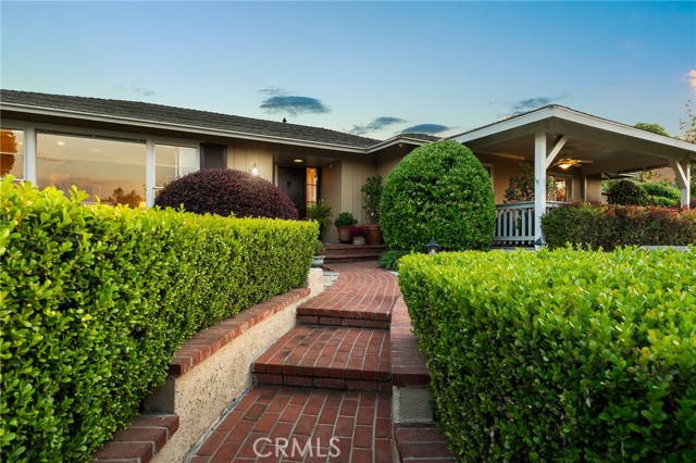 1215 Mira Monte Drive, Redlands CA: https://media.crmls.org/medias/5f3bbdae-b563-4241-9adf-9fdadeab1914.jpg