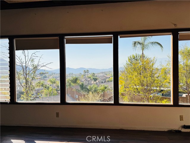 12257 Skywood Court, Riverside CA: https://media.crmls.org/medias/5f3c90b2-6672-4fc0-9563-7c87a74bab7a.jpg