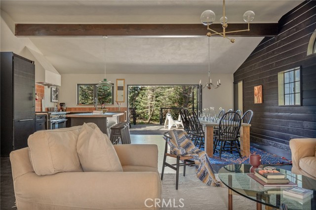 Detail Gallery Image 7 of 52 For 504 Millburn, Lake Arrowhead,  CA 92352 - 4 Beds | 3/1 Baths