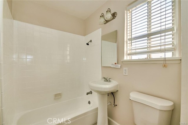 Detail Gallery Image 15 of 16 For 4747 Clark Ave, Long Beach,  CA 90808 - 1 Beds | 1 Baths