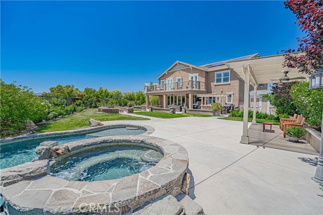22348 Driftwood Court, Saugus CA: https://media.crmls.org/medias/5f3d6445-d27b-4c84-b612-34bd7e484a23.jpg