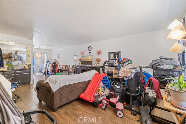 220 S Palm Avenue, Santa Paula CA: https://media.crmls.org/medias/5f3e3012-d349-4861-b319-9017fd448346.jpg