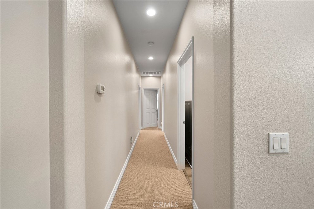 https://media.crmls.org/medias/5f3fd820-0828-48ab-acf4-83b49a9d2d3f.jpg?preset=X-Large