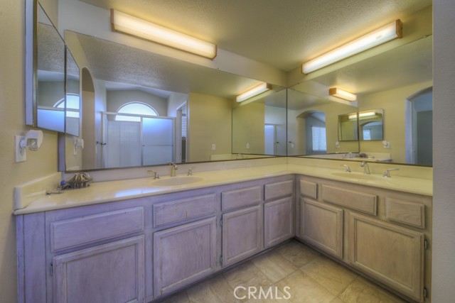 15576 Carmel Verde Lane, Moreno Valley CA: https://media.crmls.org/medias/5f400a51-491e-420f-ae39-afadb3794e20.jpg