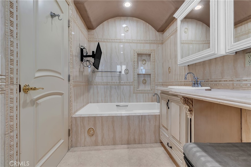 MLS #DW25194970 image #17