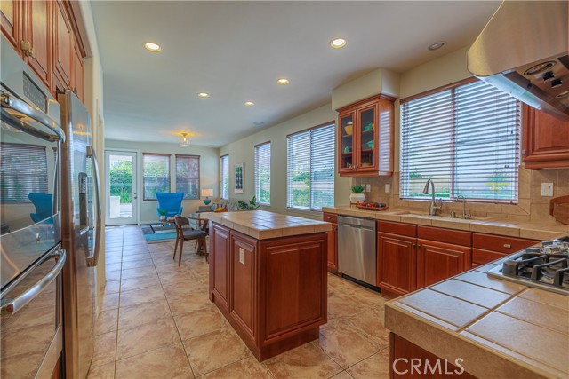 22 Modesto, Irvine CA: https://media.crmls.org/medias/5f404853-b27a-4729-84ea-b87b76b39325.jpg