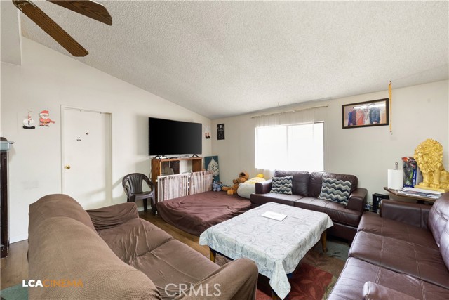 Detail Gallery Image 3 of 21 For 14035 Rosedale #134,  Bakersfield,  CA 93314 - 4 Beds | 2/1 Baths