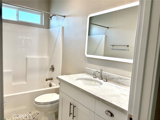 Detail Gallery Image 12 of 35 For 26833 Red Coach Ln, Helendale,  CA 92342 - 4 Beds | 2/1 Baths