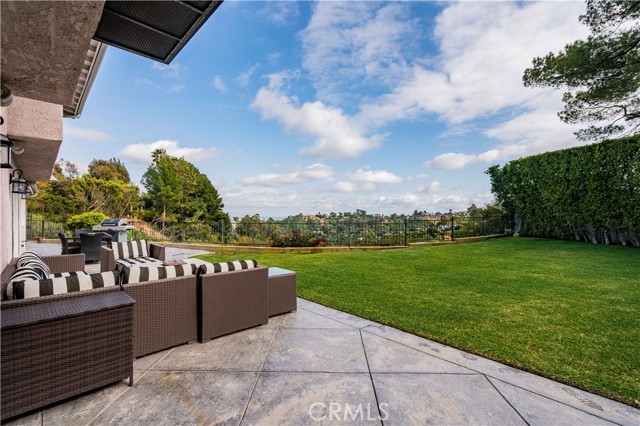 Detail Gallery Image 39 of 41 For 8407 Skyline Dr, Los Angeles,  CA 90046 - 4 Beds | 2/1 Baths