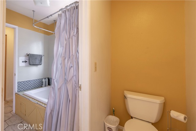 Detail Gallery Image 14 of 33 For 863 Ford Ln, Big Bear Lake,  CA 92315 - 4 Beds | 3/1 Baths