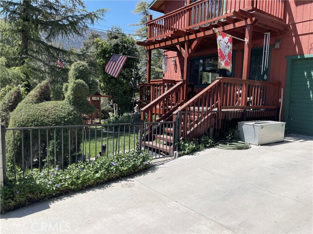 921 Piru Way, Frazier Park CA: https://media.crmls.org/medias/5f419ed9-cd70-49b1-8499-52a1d21e1bc8.jpg