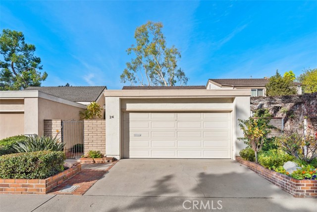 24 Sequoia Tree Ln, Irvine, CA 92612