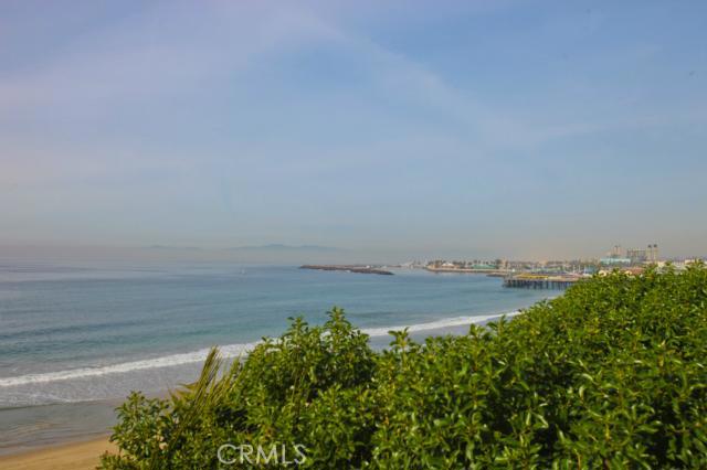 565 Esplanade, Redondo Beach, California 90277, 1 Bedroom Bedrooms, ,1 BathroomBathrooms,Residential,Sold,Esplanade,SB14046853