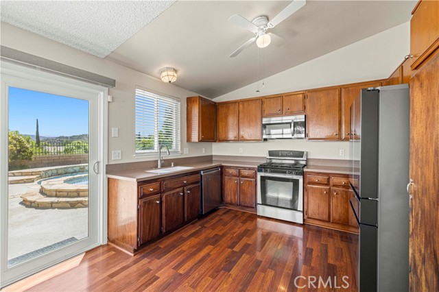 Detail Gallery Image 36 of 38 For 31332 Cherry Dr, Castaic,  CA 91384 - 3 Beds | 2 Baths