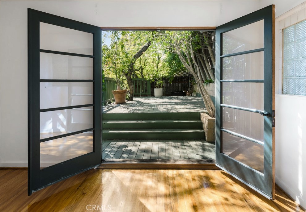 2174 Beachwood