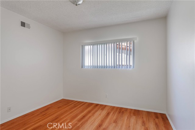Detail Gallery Image 24 of 33 For 1549 Thompson Ave, Glendale,  CA 91201 - 4 Beds | 2 Baths