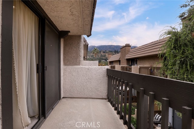 1939 Huntington Drive, Duarte CA: https://media.crmls.org/medias/5f459356-b0f8-4837-bf92-7faf16cd651c.jpg
