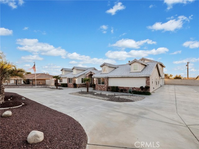 13136 Tawya Road, Apple Valley CA: https://media.crmls.org/medias/5f46249c-7d8d-435a-bbb5-44e253fa7005.jpg