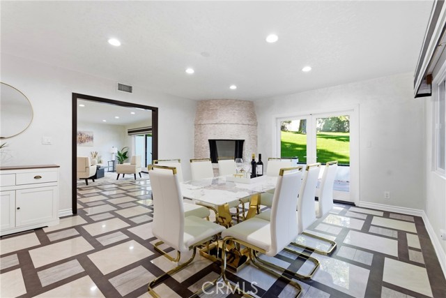 Detail Gallery Image 9 of 44 For 5836 Winnetka Ave, Woodland Hills,  CA 91367 - 4 Beds | 3 Baths