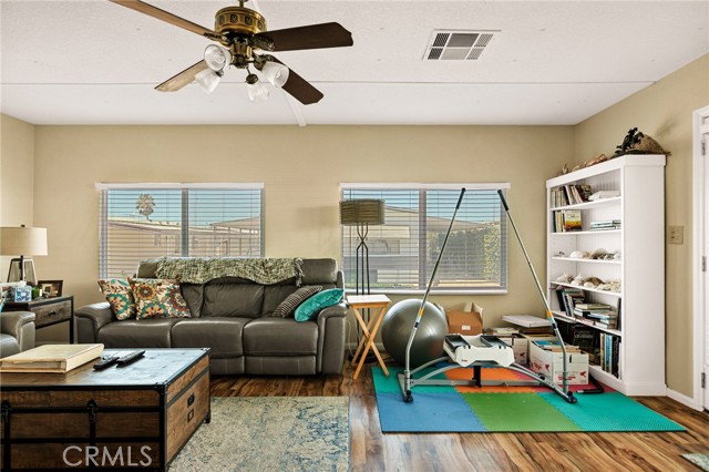 12680 4th St, SPC #29, Yucaipa CA: https://media.crmls.org/medias/5f46540e-09f2-4ecf-b528-552ac0296951.jpg
