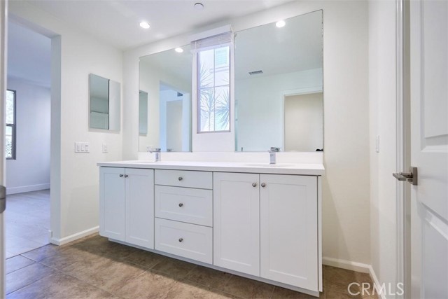 Detail Gallery Image 7 of 19 For 186 Bishop Lndg, Irvine,  CA 92620 - 2 Beds | 2 Baths