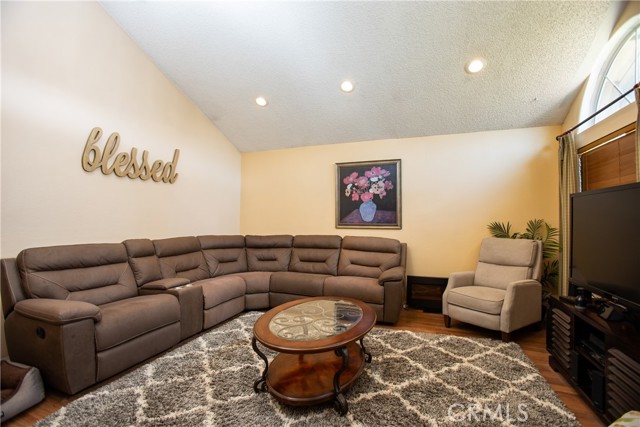 Detail Gallery Image 10 of 35 For 2438 S Calaveras Pl, Ontario,  CA 91761 - 4 Beds | 2 Baths