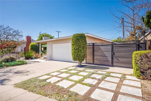 Image 3 for 2073 Conquista Ave, Long Beach, CA 90815