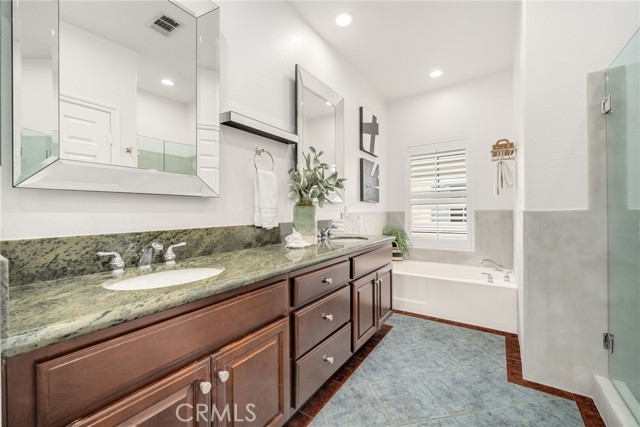 3411 S Main Street, Santa Ana CA: https://media.crmls.org/medias/5f492d5e-f3fb-4edc-b467-c789c06f69fc.jpg