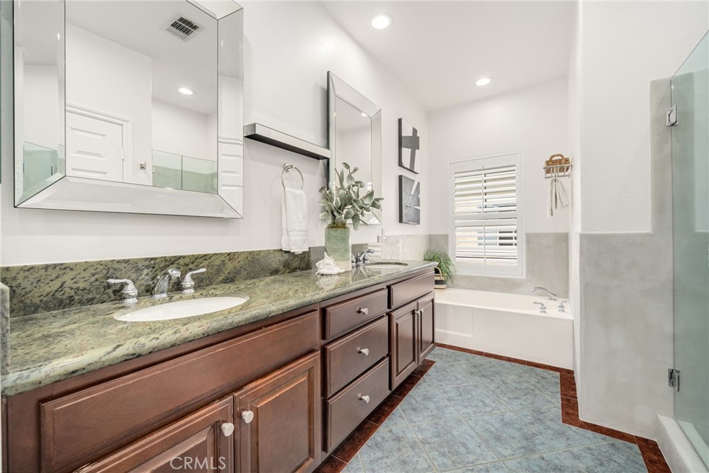 5f492d5e F3fb 4edc B467 C789c06f69fc