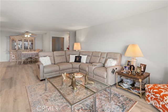 Detail Gallery Image 8 of 27 For 101 Scholz #120,  Newport Beach,  CA 92663 - 2 Beds | 2 Baths