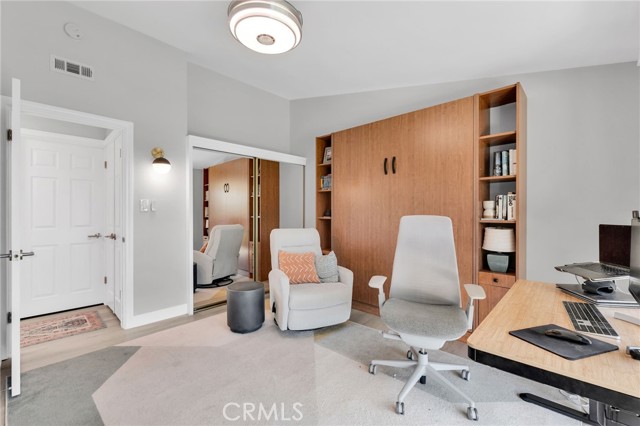 1801 W Chandeleur Drive, San Pedro CA: https://media.crmls.org/medias/5f4ac8e5-b7b1-483c-a206-6375a451a03b.jpg