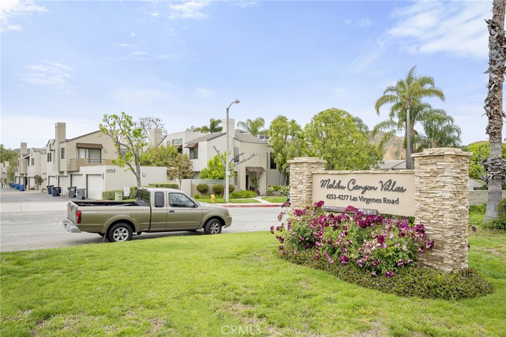4263 Las Virgenes Road 7, Calabasas, CA 91302