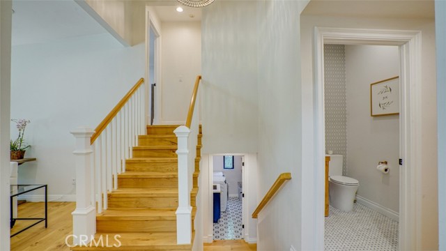22914 Gershwin Drive, Woodland Hills CA: https://media.crmls.org/medias/5f4c9aff-dce2-4daf-8fda-f81db2b4dc78.jpg