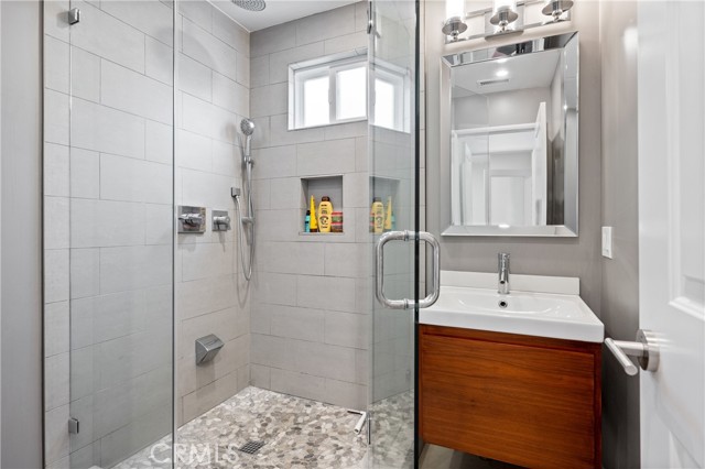 15441 Alsace Circle, Irvine CA: https://media.crmls.org/medias/5f4ca9f4-8b7d-44a9-9a5c-f6a44d389f1b.jpg