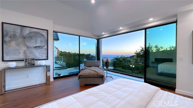 Detail Gallery Image 16 of 40 For 1187 Piedra Morada Dr, Pacific Palisades,  CA 90272 - 6 Beds | 6/1 Baths