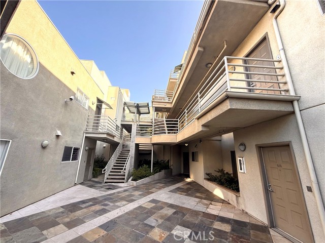 2905 Montrose ave, La Crescenta CA: https://media.crmls.org/medias/5f4d0f03-6cbd-4210-b696-6f42e29d9e6b.jpg