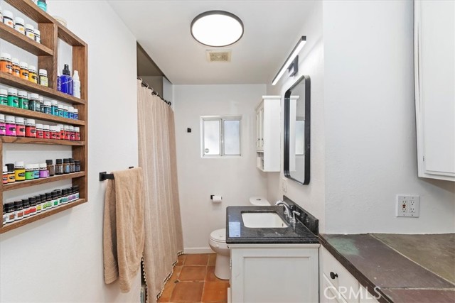 1946 Desert Front Road, Wrightwood CA: https://media.crmls.org/medias/5f4d1ea7-3993-450c-b6a5-6fd00c98bd13.jpg