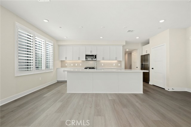 Detail Gallery Image 9 of 38 For 16175 Dawn Way #202,  Tustin,  CA 92782 - 2 Beds | 2 Baths