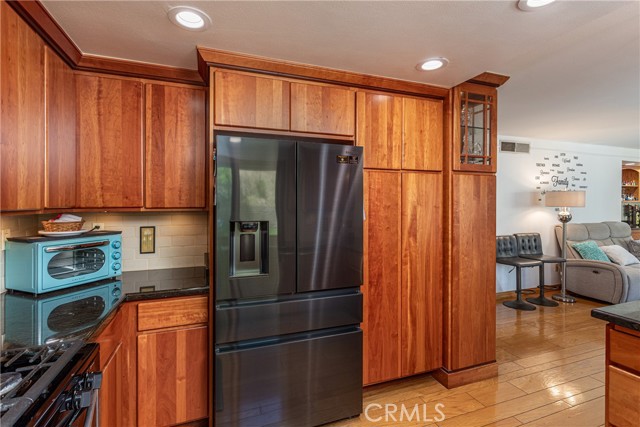 Detail Gallery Image 12 of 45 For 14048 Wagon Mound Rd, –,  CA 91342 - 5 Beds | 3 Baths