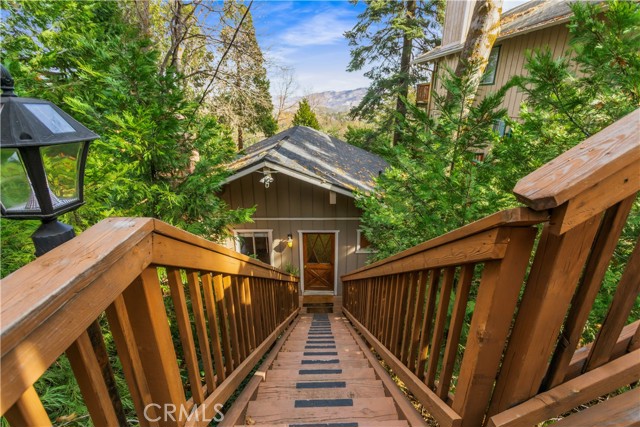 Detail Gallery Image 36 of 44 For 579 E Victoria Ct, Lake Arrowhead,  CA 92352 - 3 Beds | 2 Baths