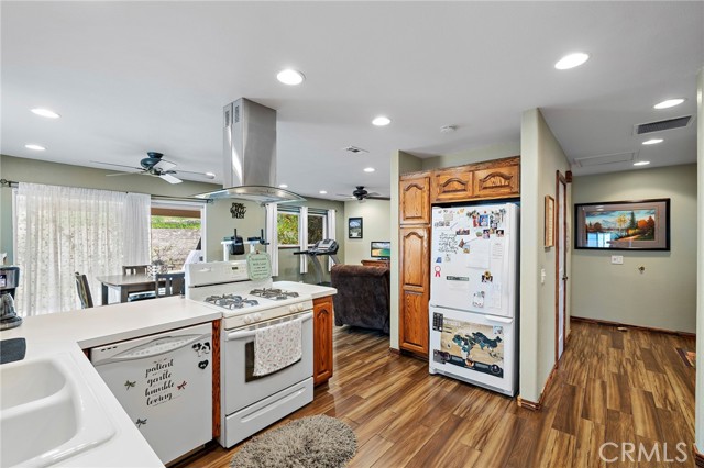 Detail Gallery Image 14 of 35 For 1380 Ponderosa, Brea,  CA 92821 - 4 Beds | 2 Baths