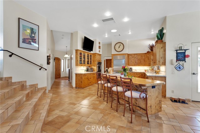 Detail Gallery Image 15 of 75 For 31024 Rabbit Springs Rd, Lucerne Valley,  CA 92356 - 4 Beds | 5 Baths