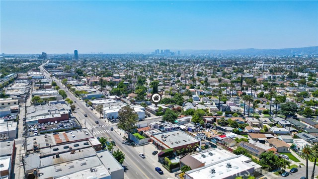 2949 S Harcourt Avenue, Los Angeles CA: https://media.crmls.org/medias/5f516550-75a4-42d7-9bb9-9fb4a4761bbd.jpg