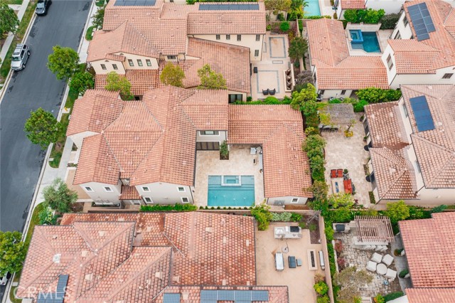 117 Andirons, Irvine CA: https://media.crmls.org/medias/5f52c011-51cc-4277-9cde-bcdff24e5502.jpg