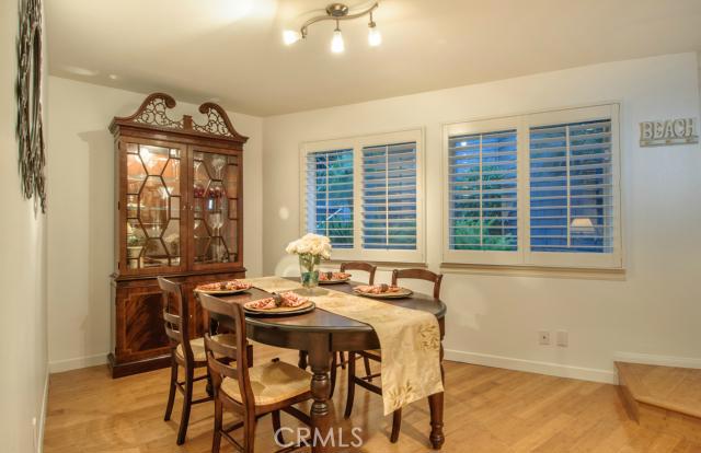 653 Manhattan Beach Boulevard, Manhattan Beach, California 90266, 2 Bedrooms Bedrooms, ,2 BathroomsBathrooms,Residential,Sold,Manhattan Beach,SB23171622